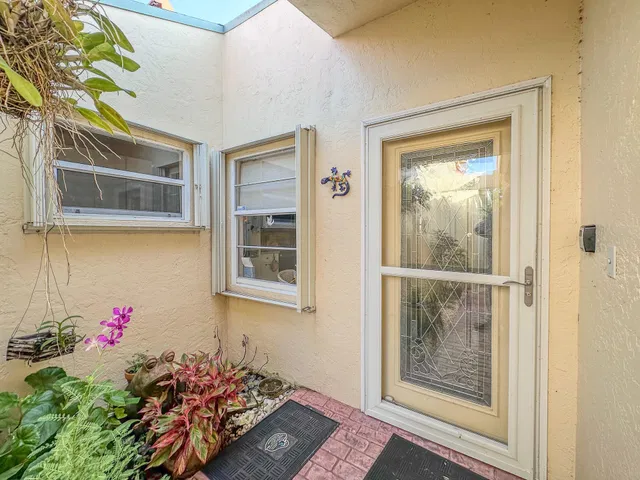 Residence photo 5