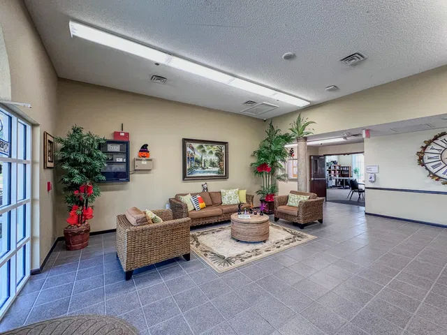 Residence photo 16