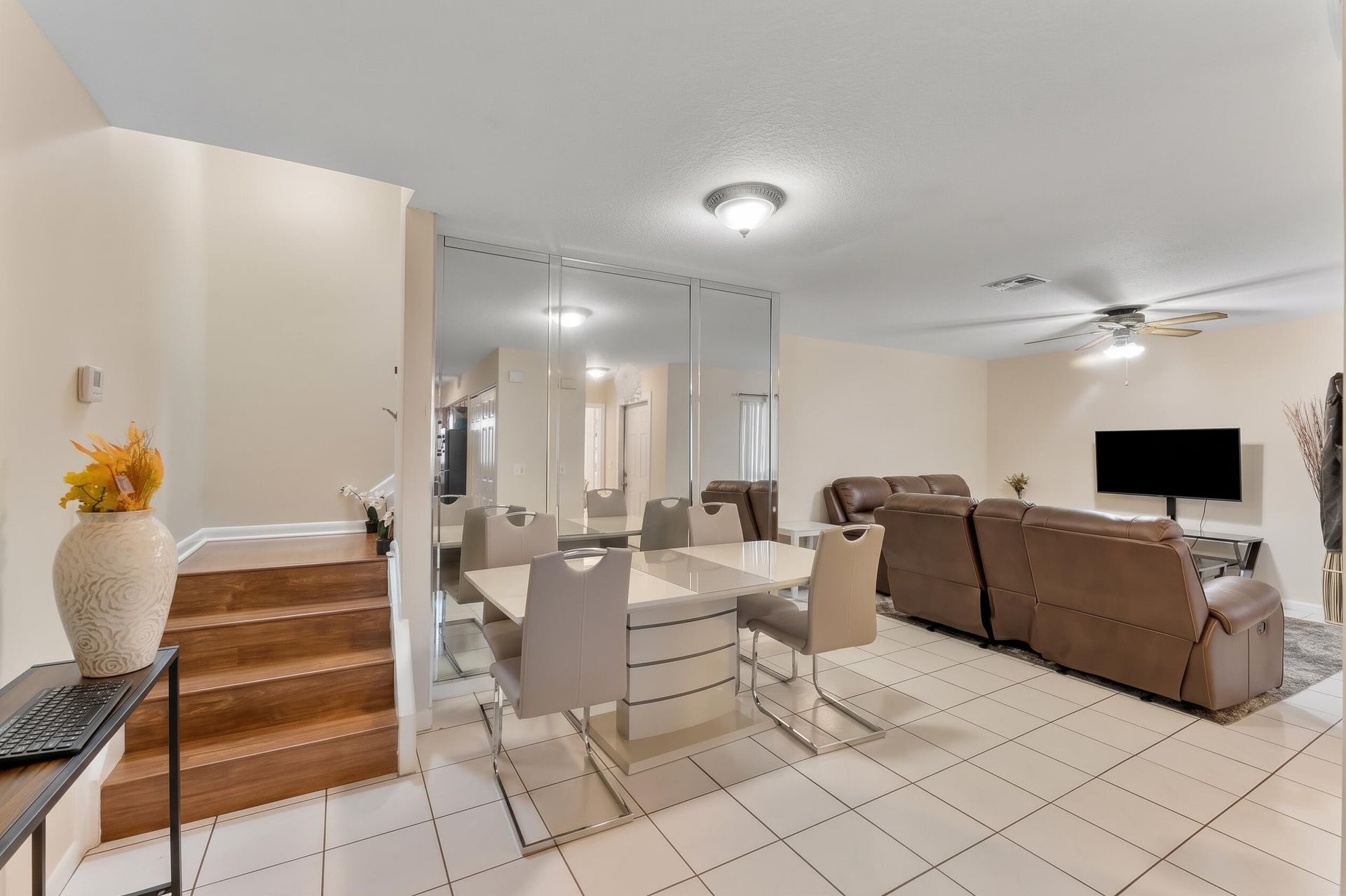  Residence photo 4