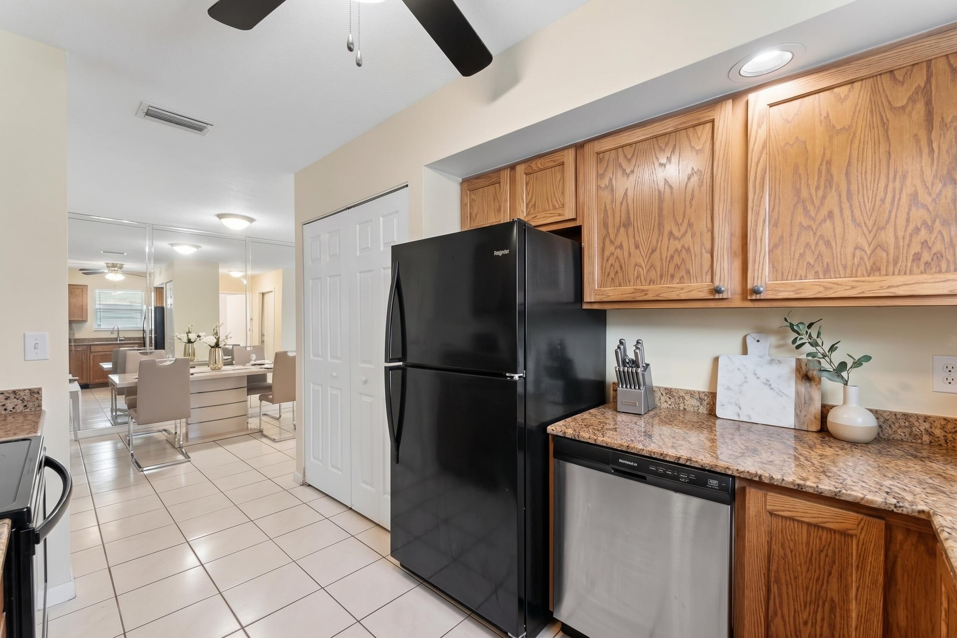  Residence photo 9
