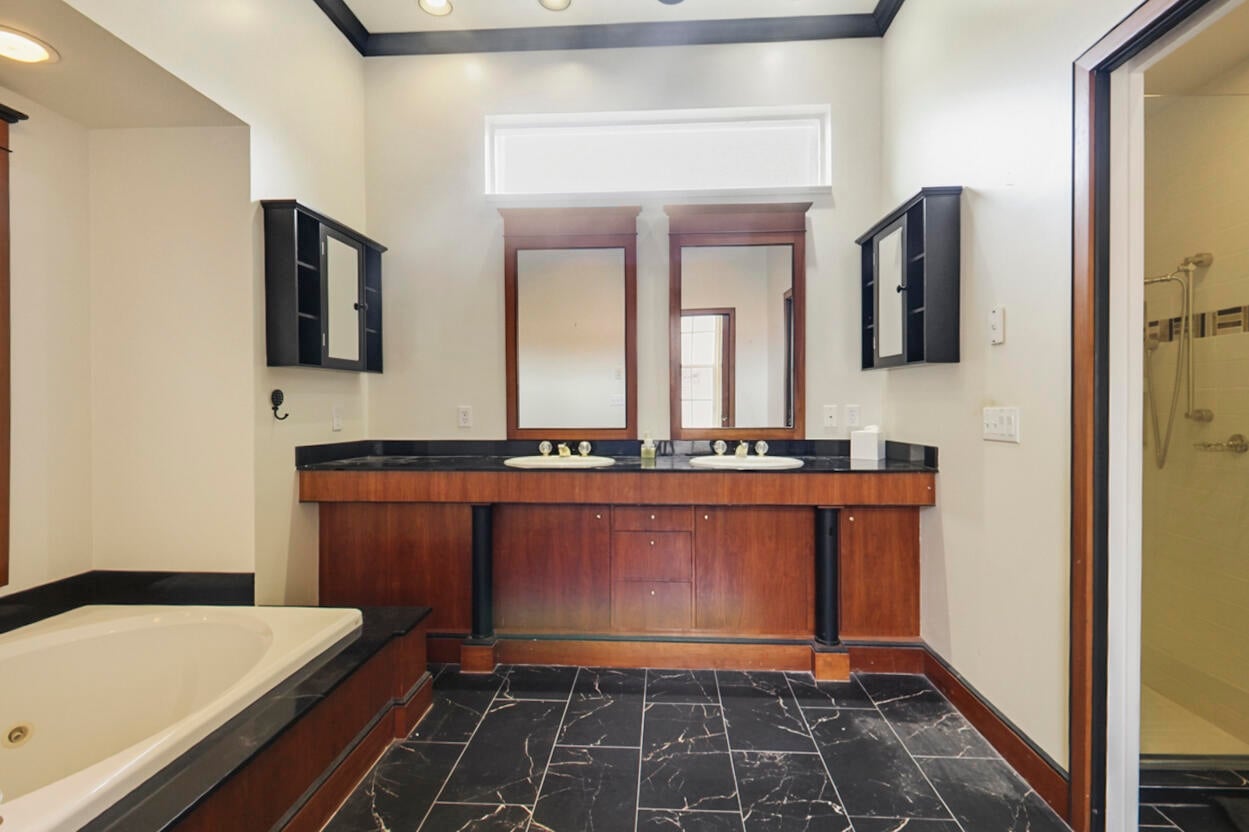 Residence photo 24