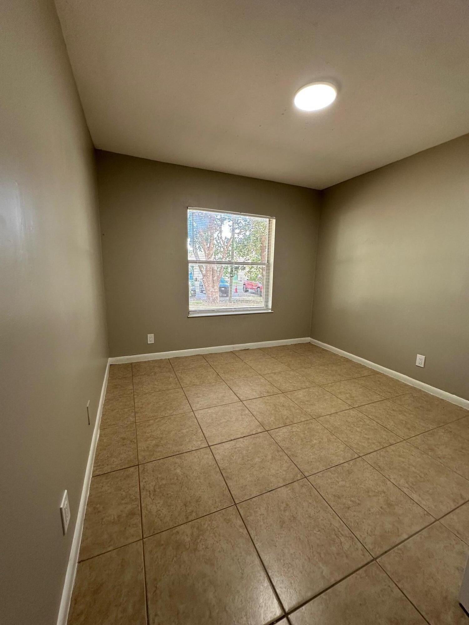 Residence photo 5