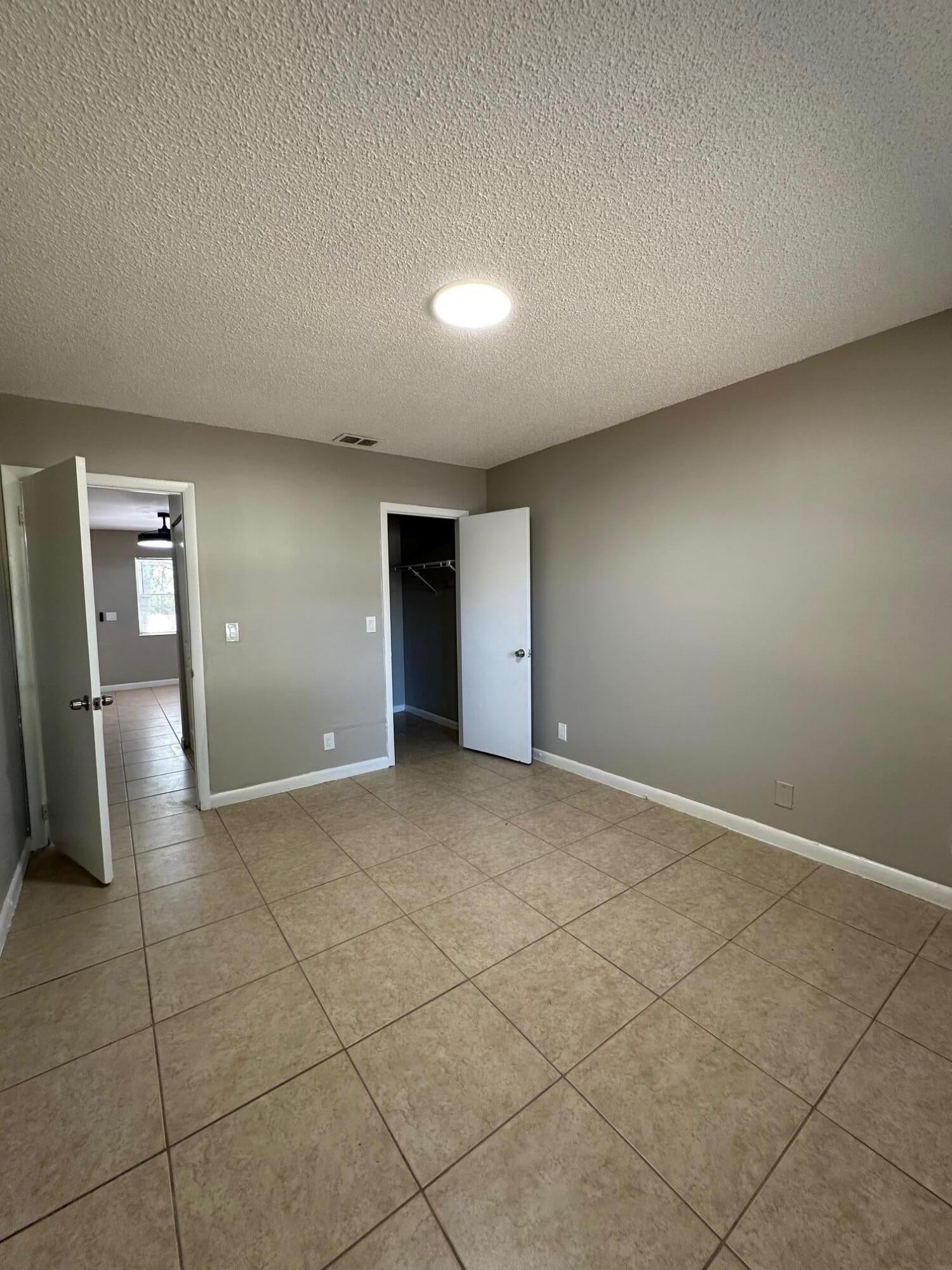 Residence photo 8