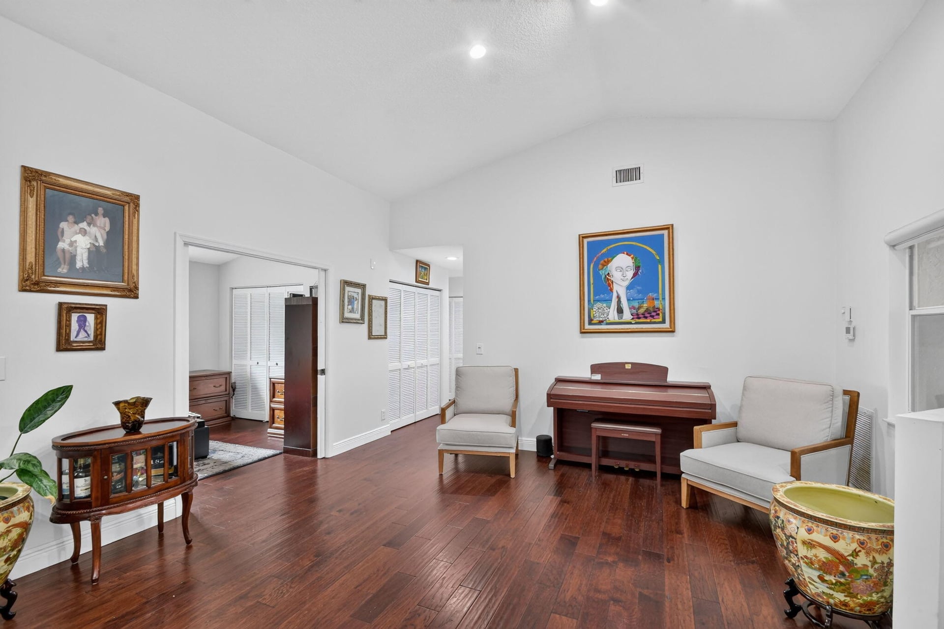 Residence photo 8