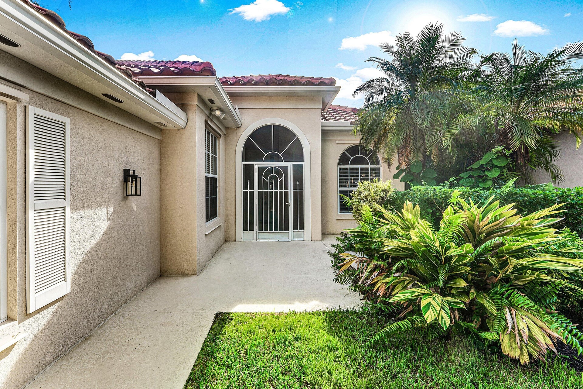 Residence photo 3
