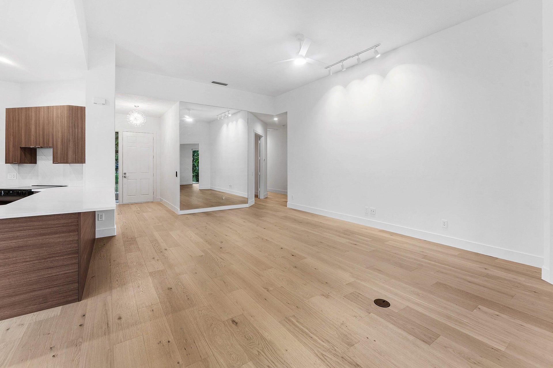 Residence photo 12