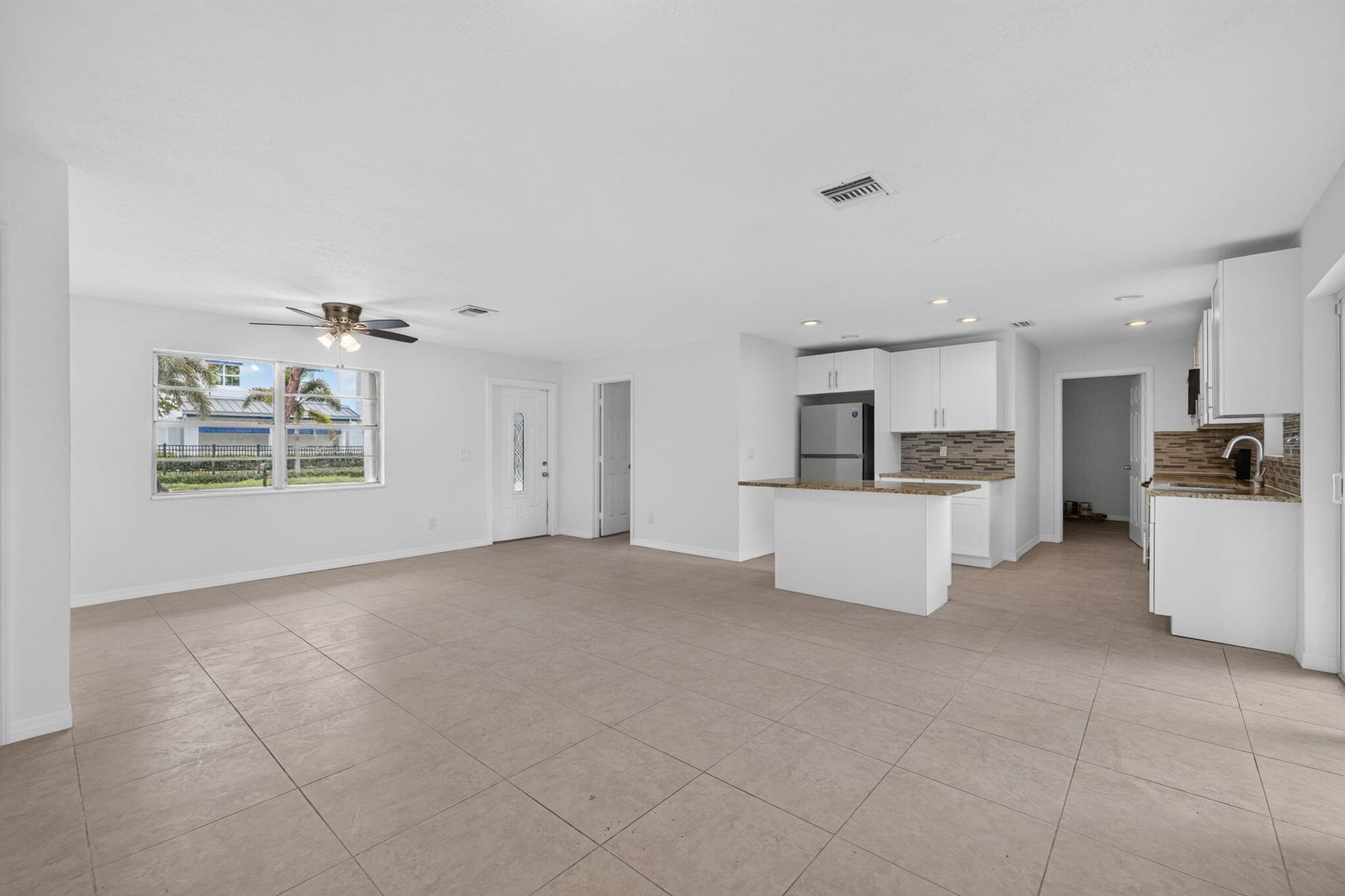  Residence photo 5