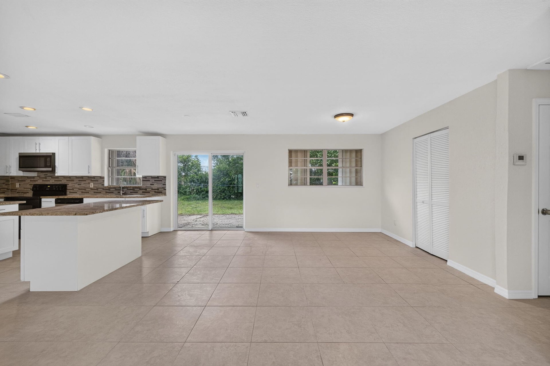  Residence photo 7