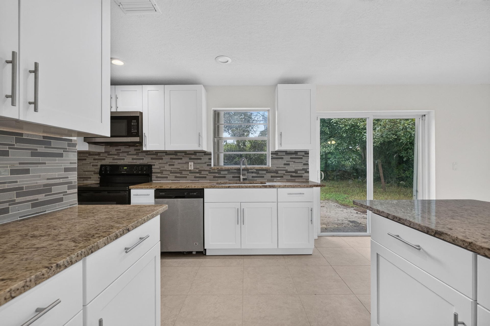  Residence photo 11