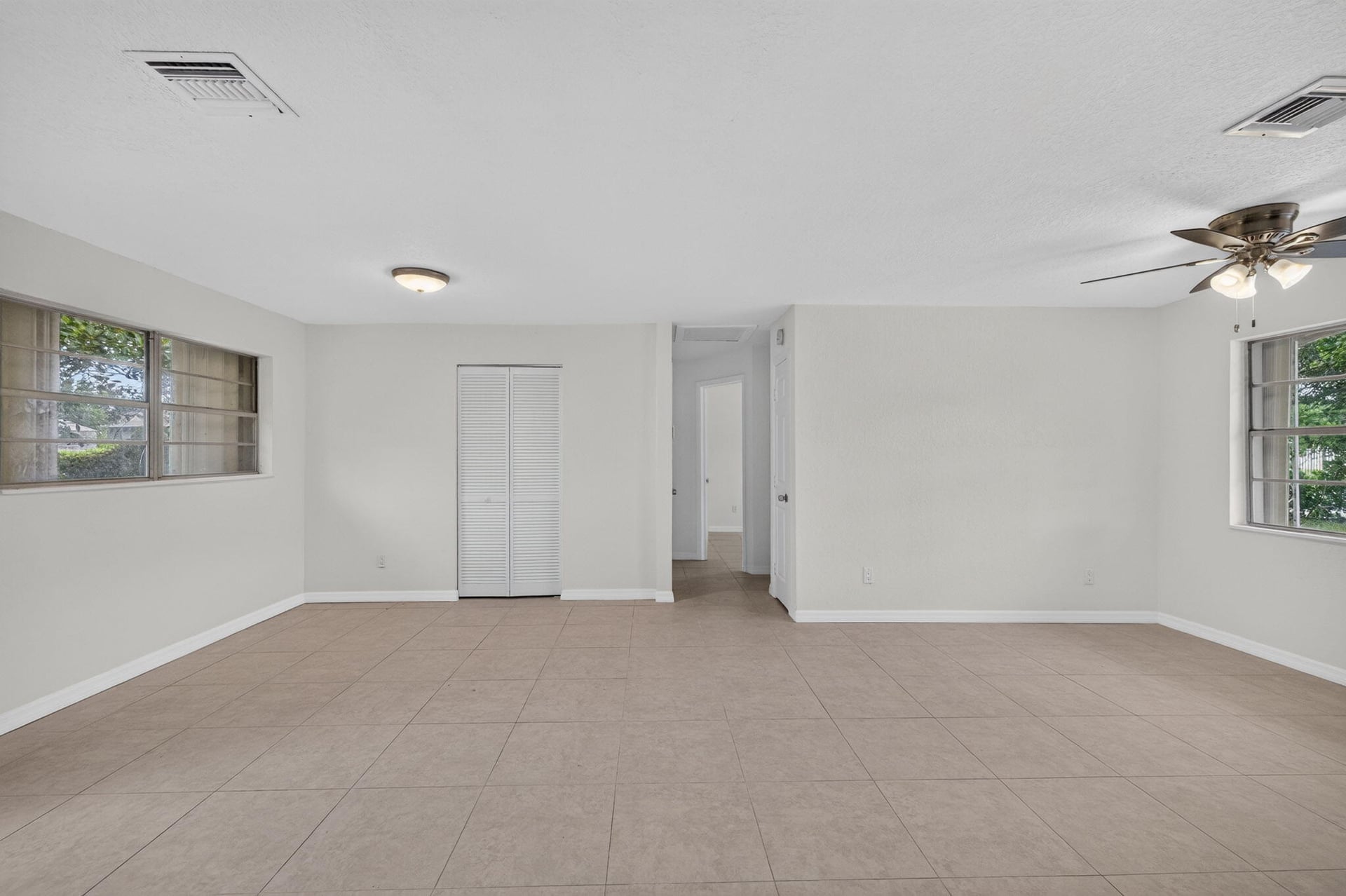 Residence photo 15