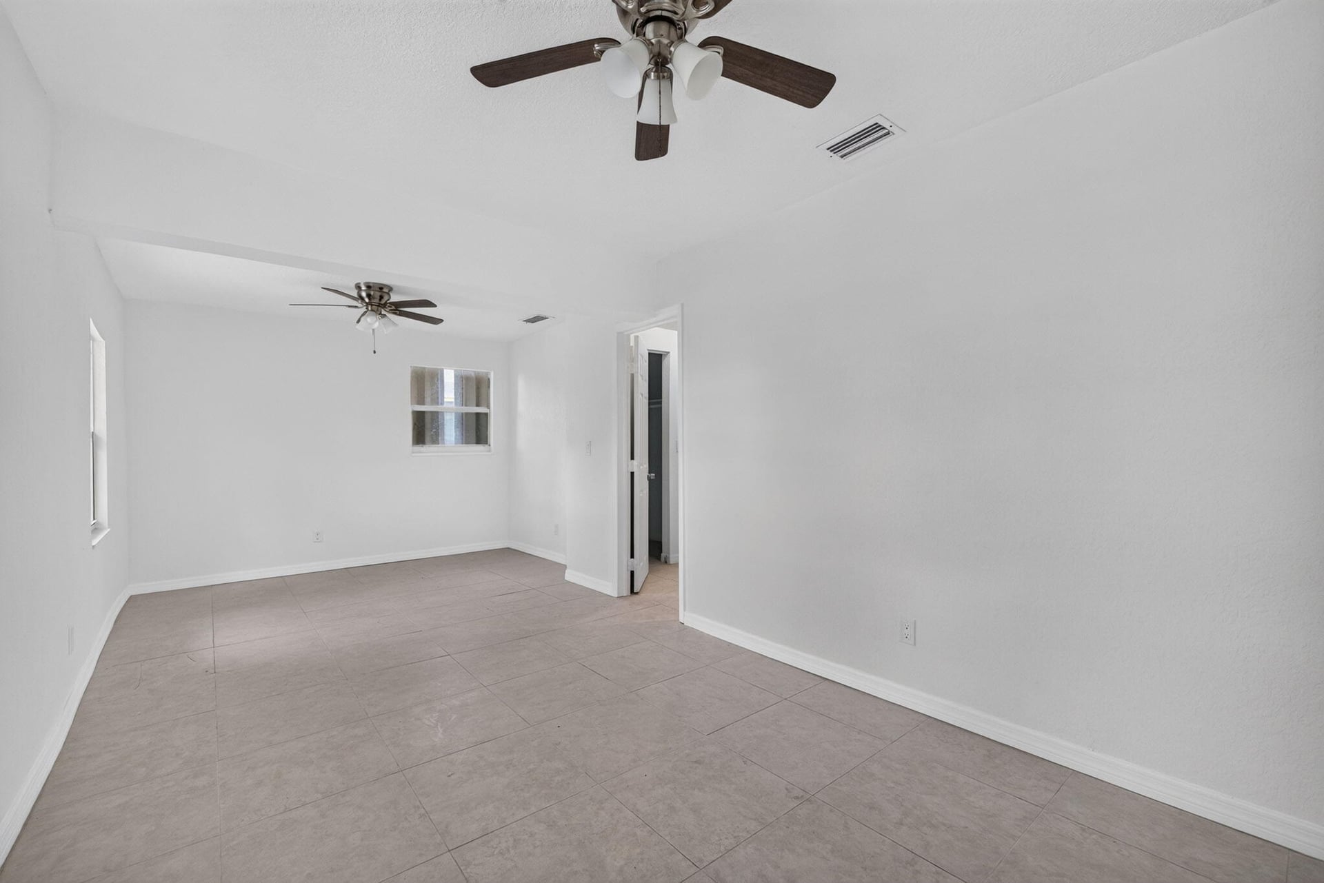  Residence photo 19