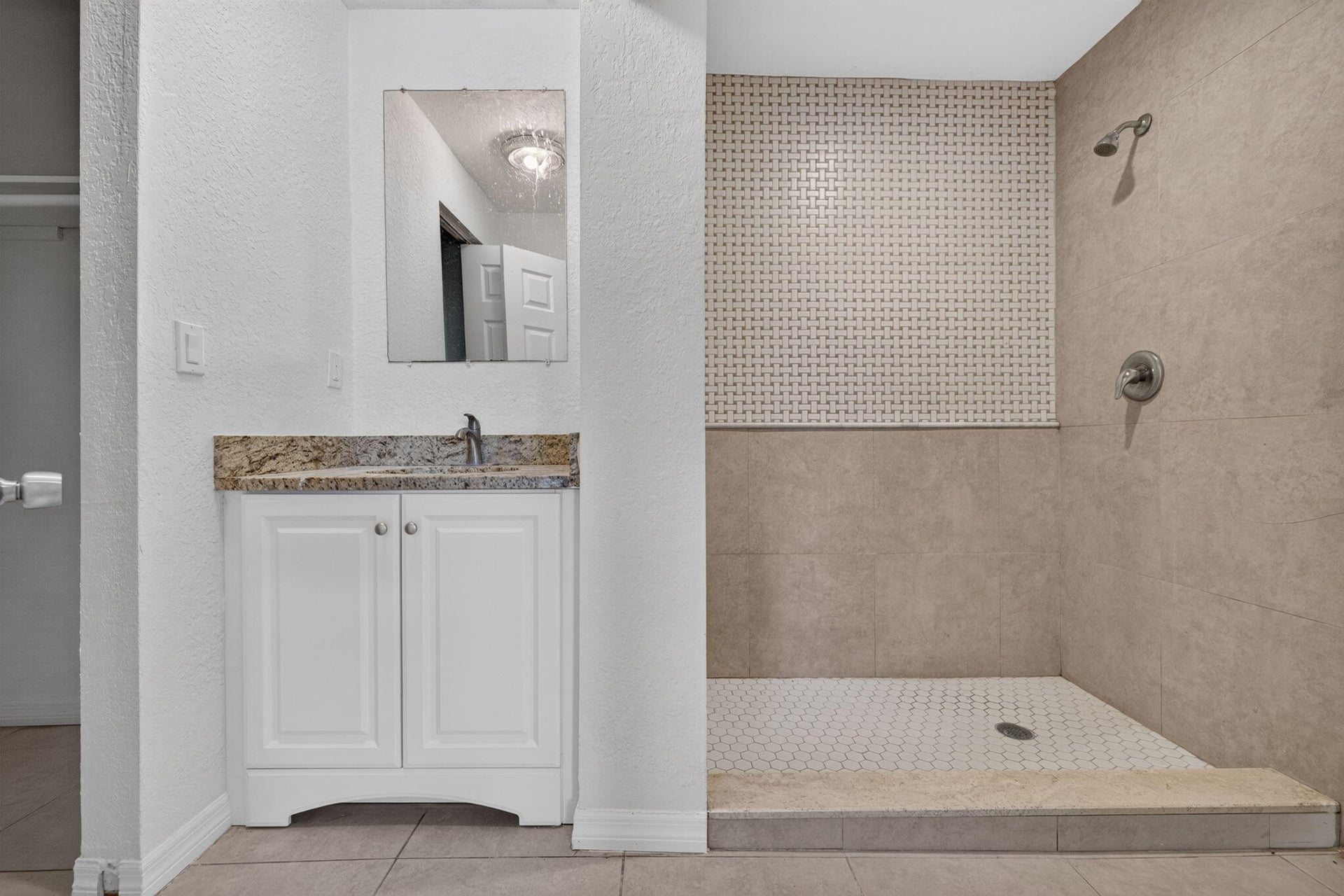  Residence photo 20