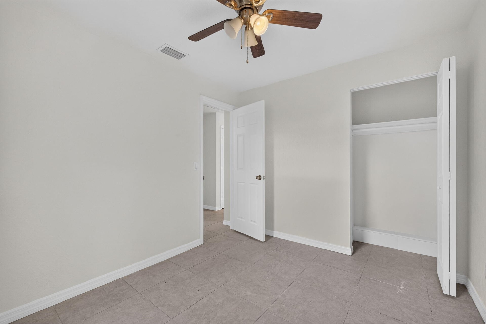  Residence photo 23