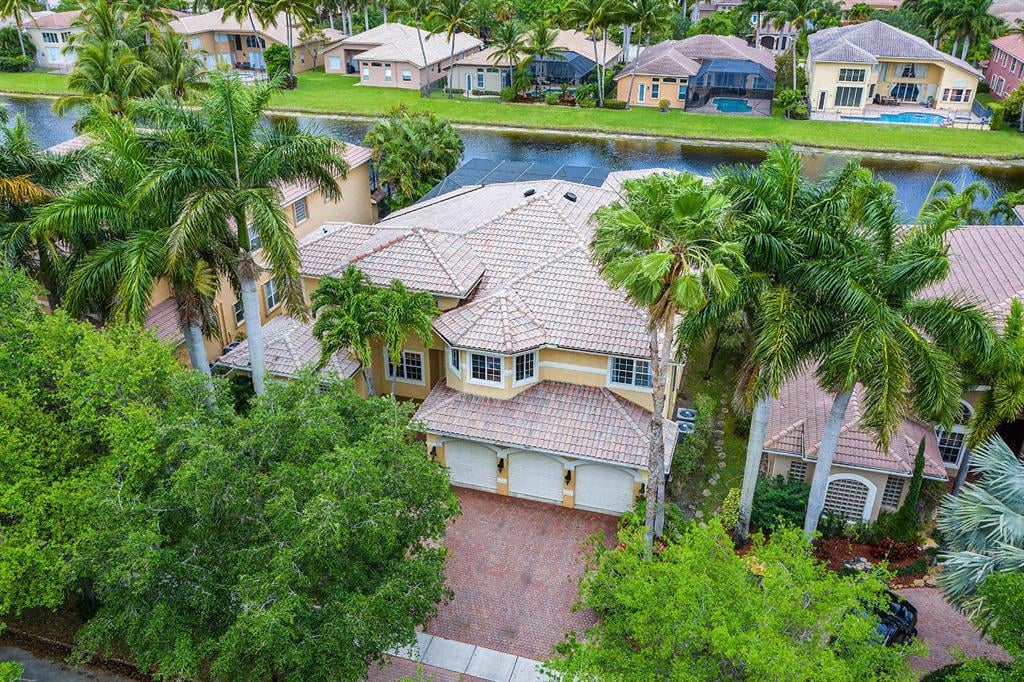 Saturnia Isles Residence photo 38