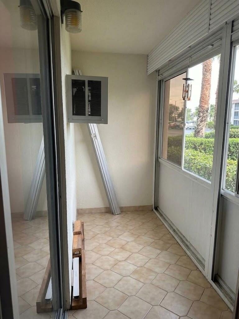 Residence photo 5