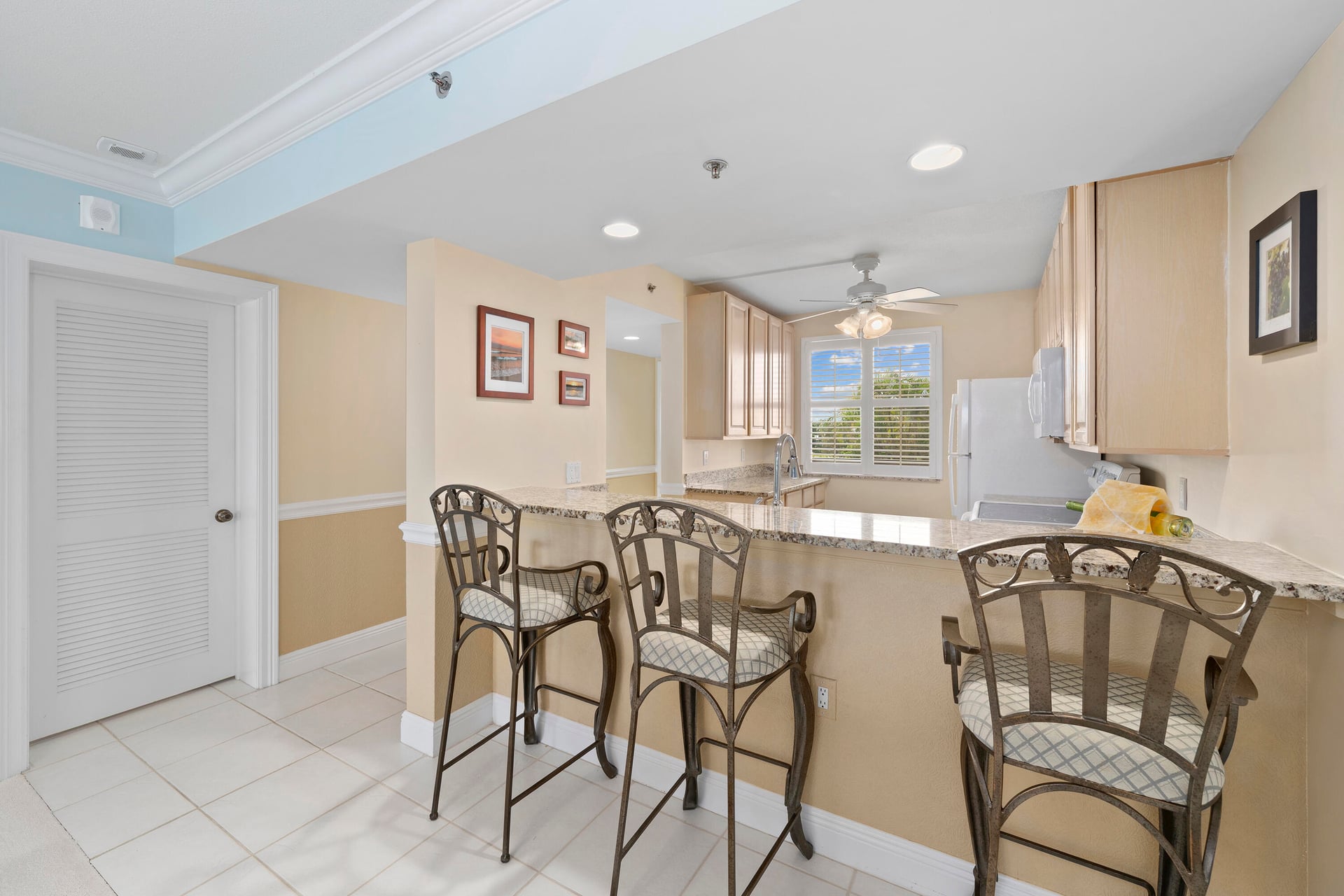  Unit 204 photo 6