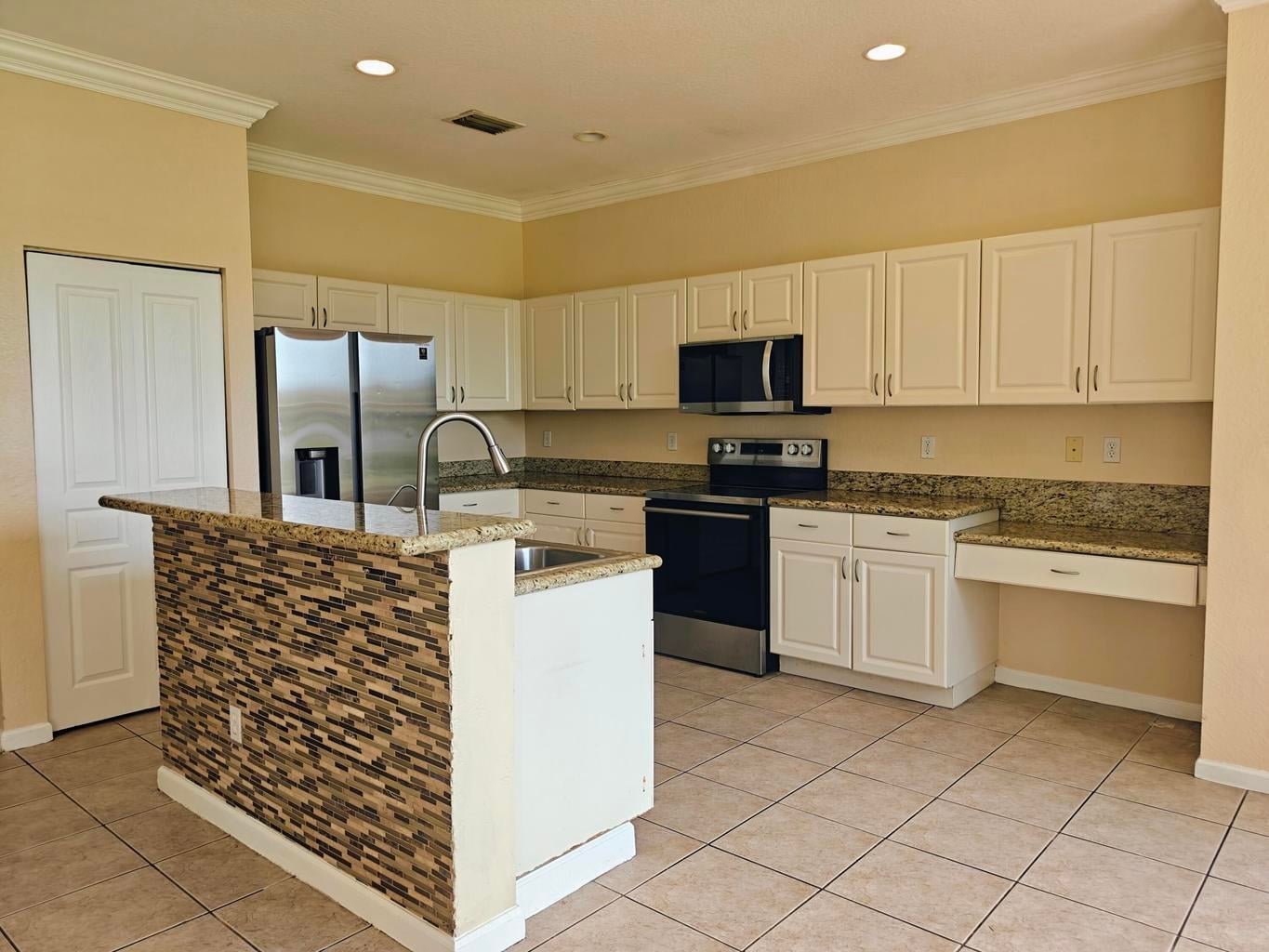  Residence photo 5