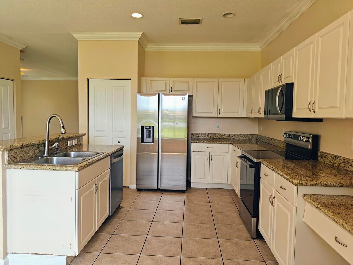  Residence photo 6