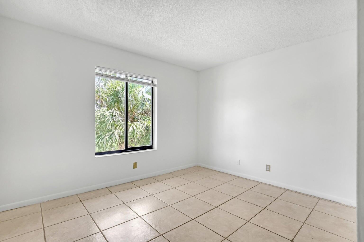  Unit B3 photo 13