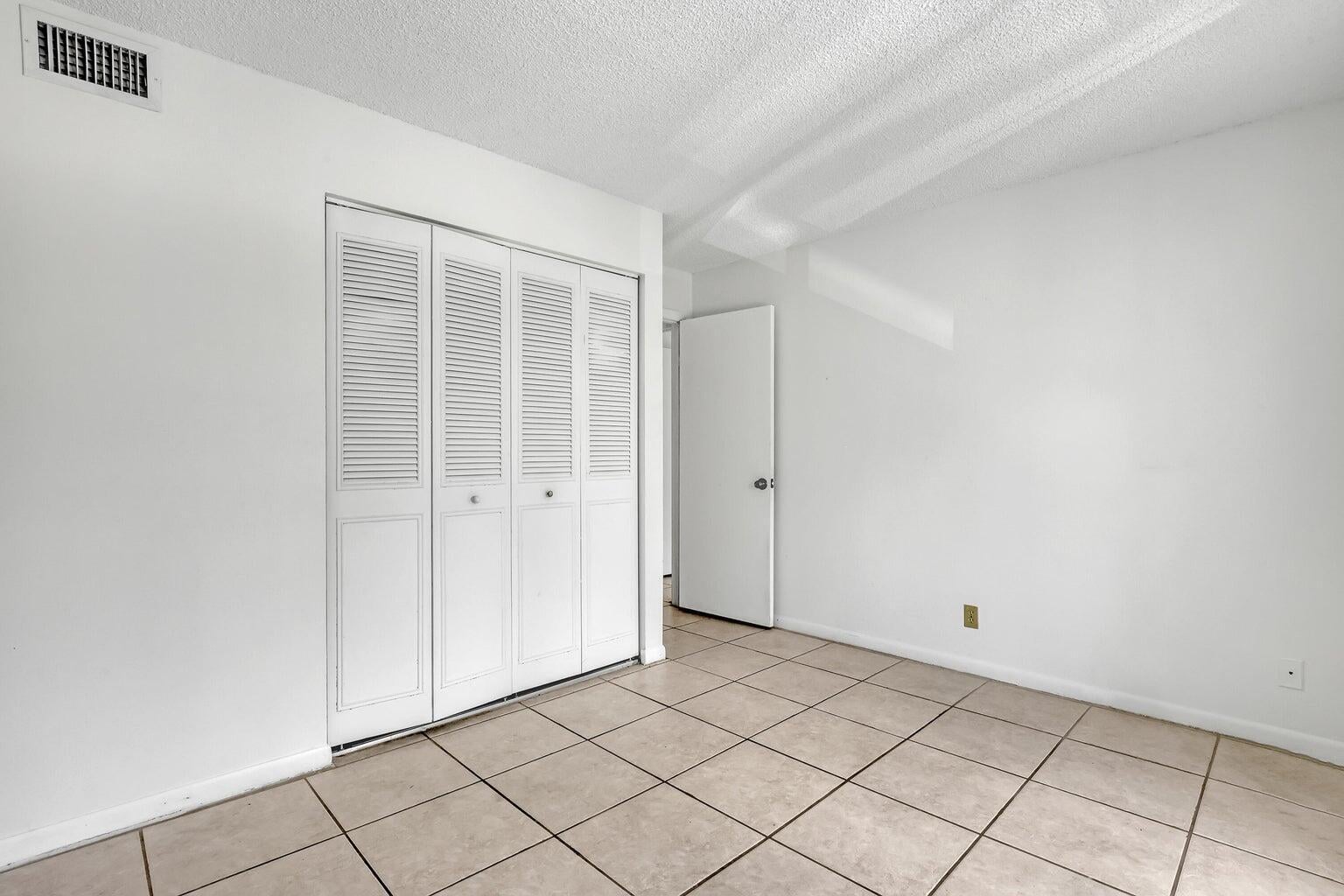  Unit B3 photo 14