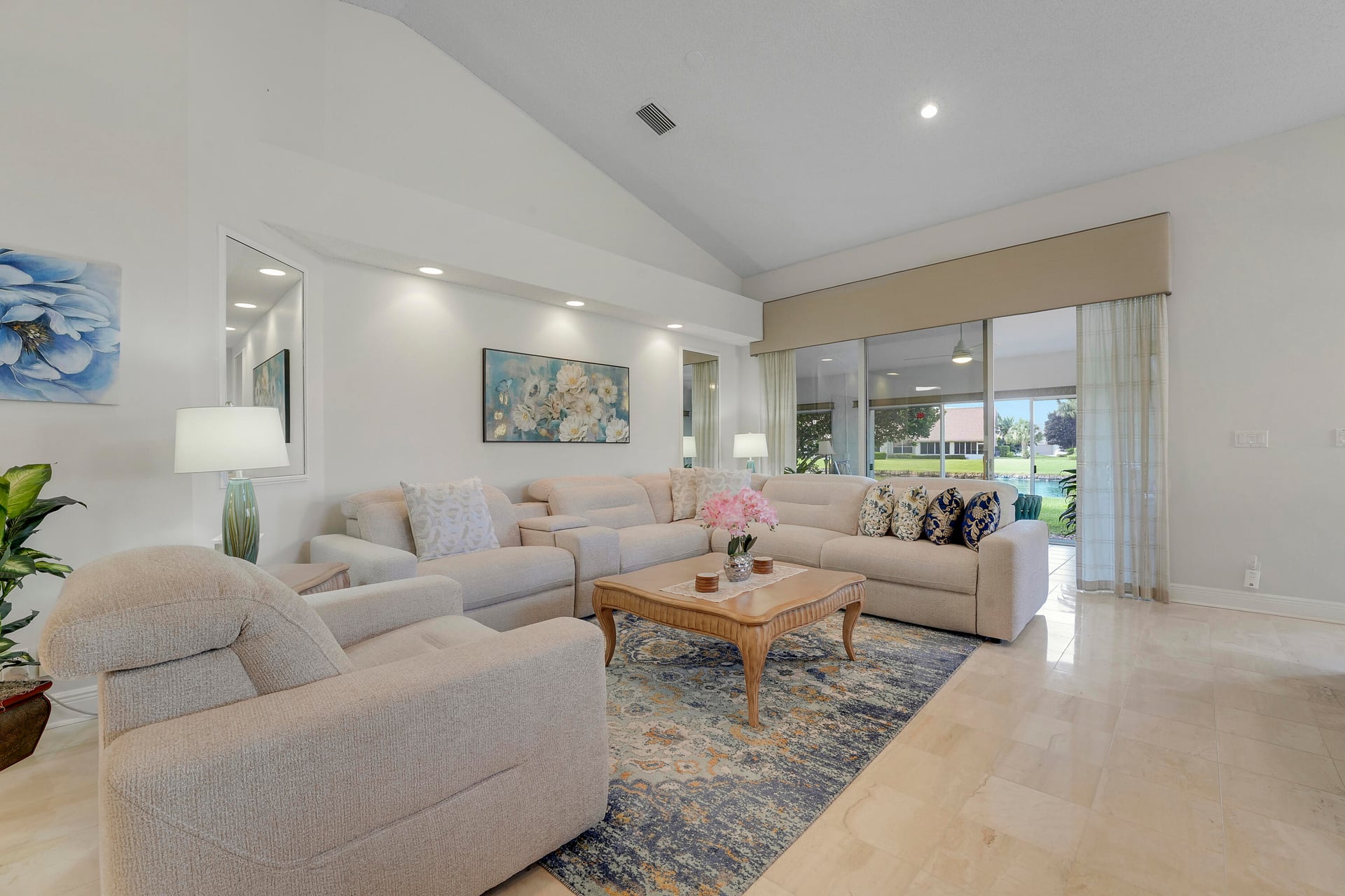 Residence photo 14