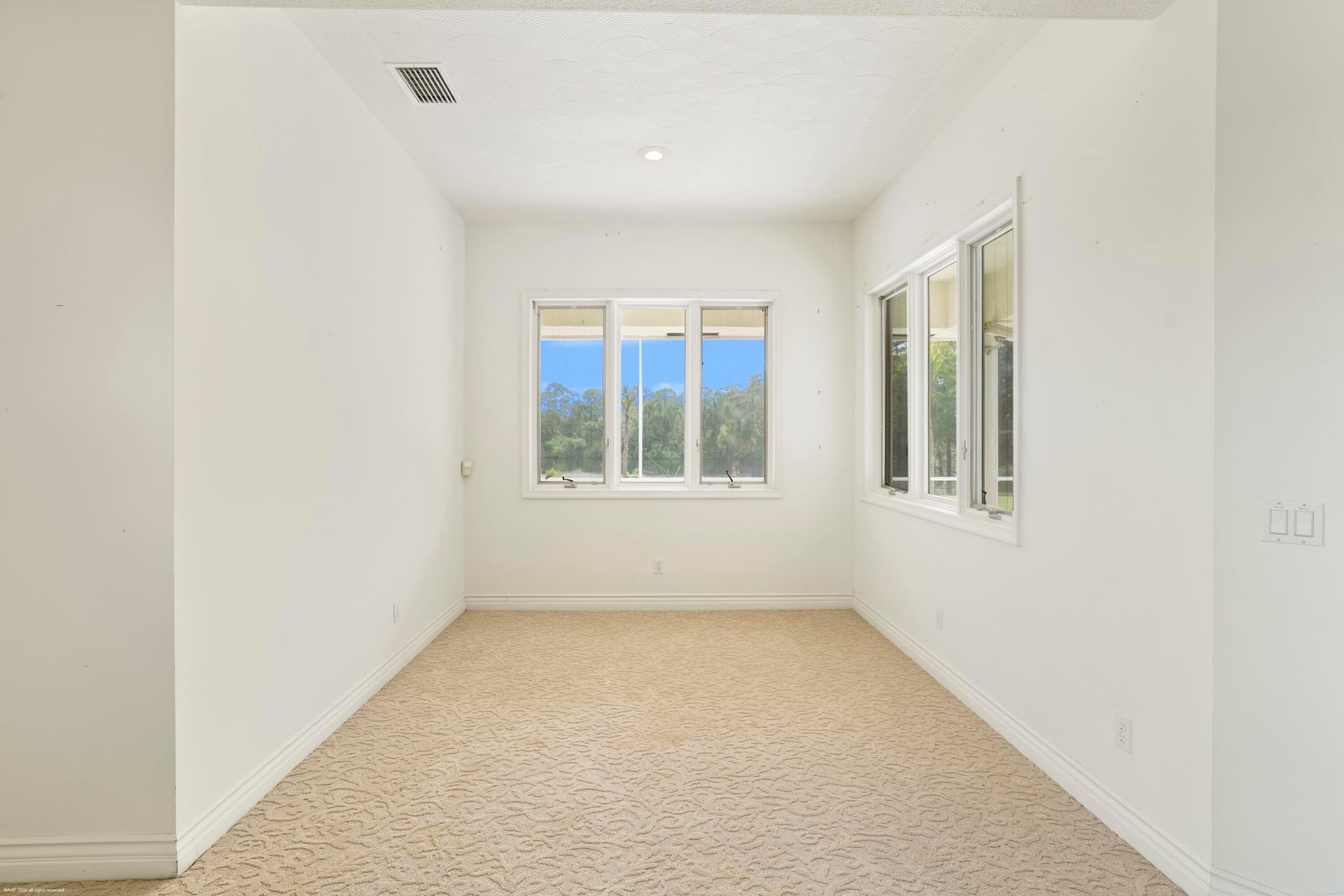 Residence photo 30