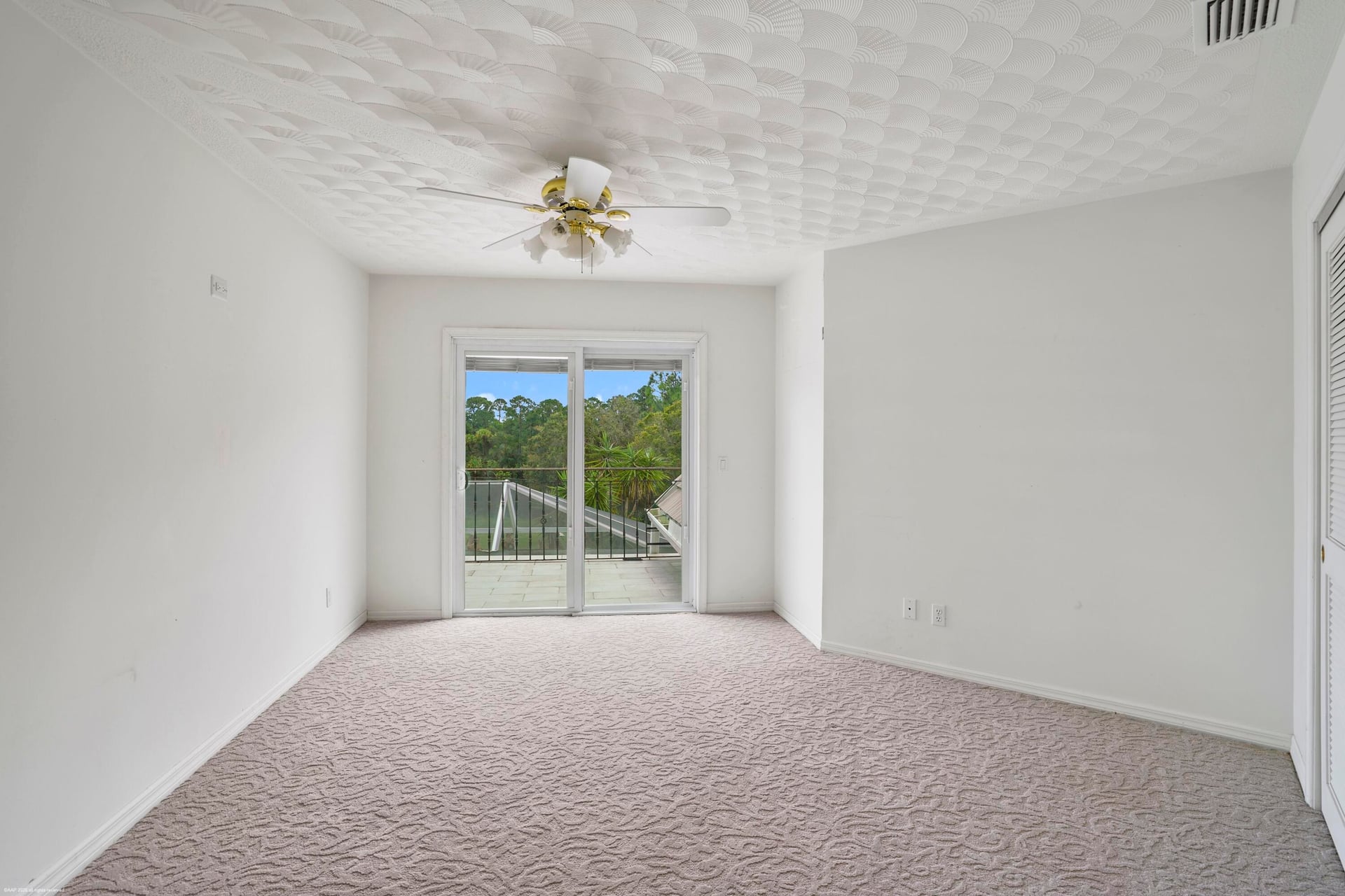 Residence photo 43