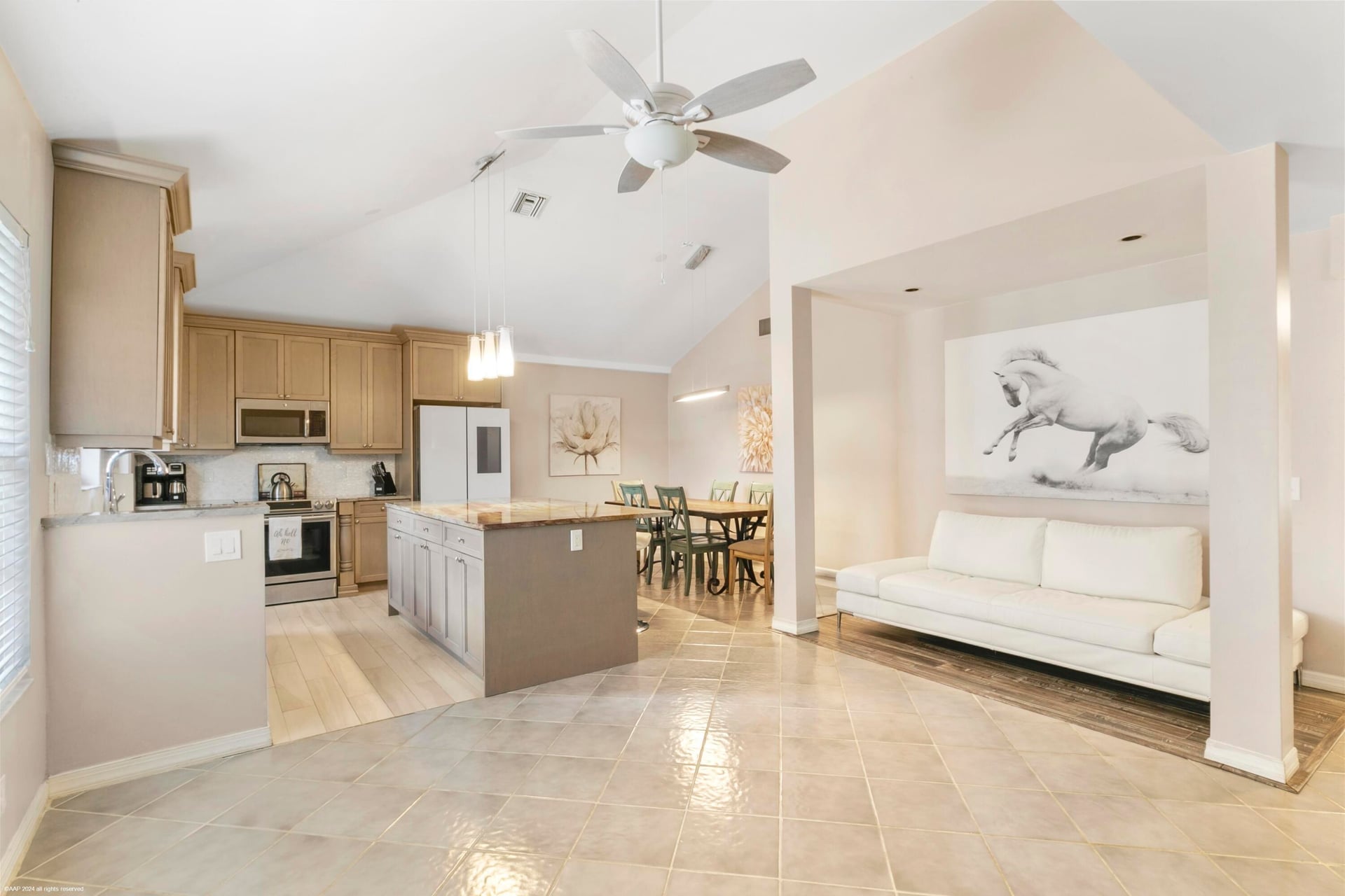 Residence photo 2