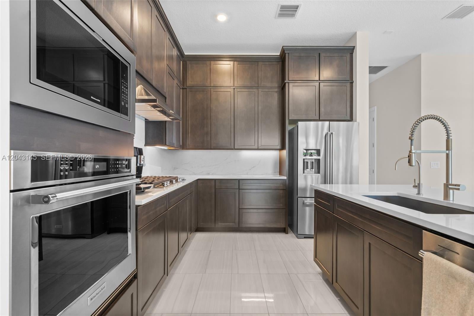 Residence photo 4