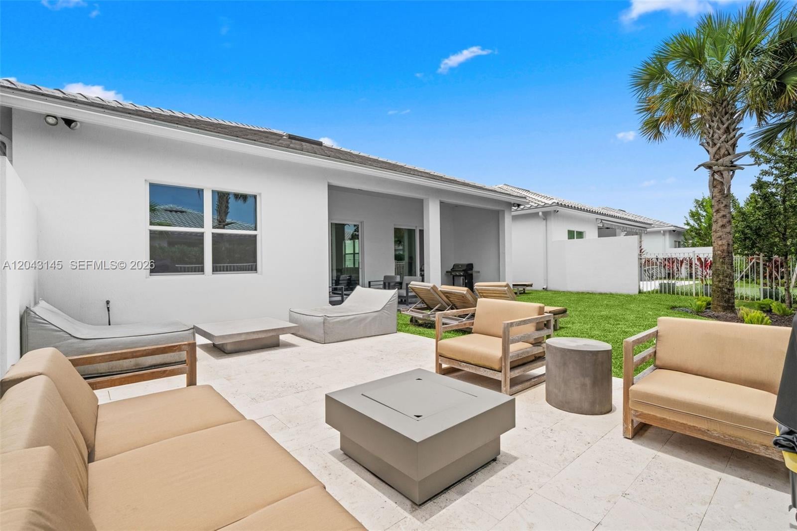 Residence photo 36