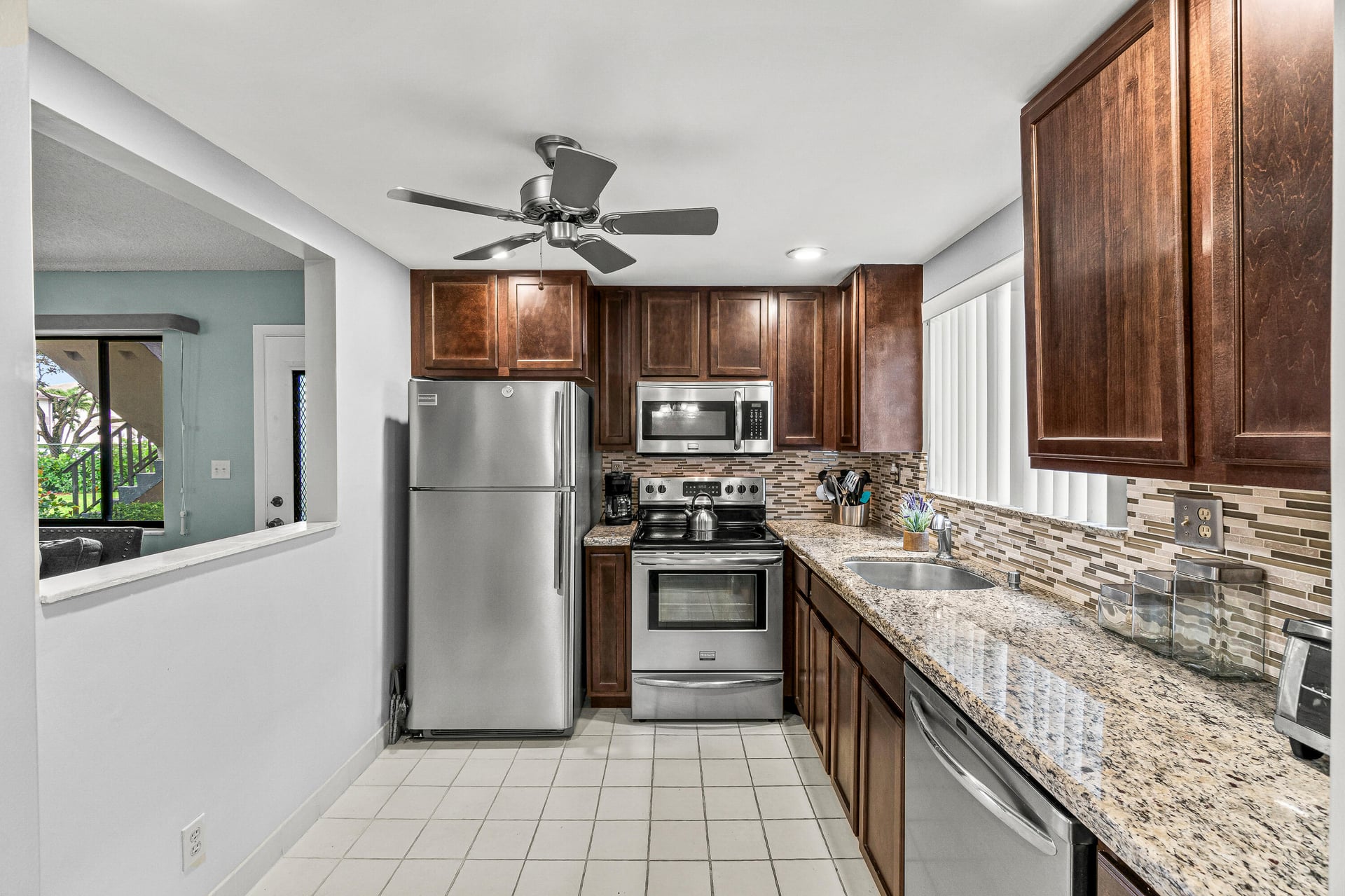 Unit F 203 photo 6