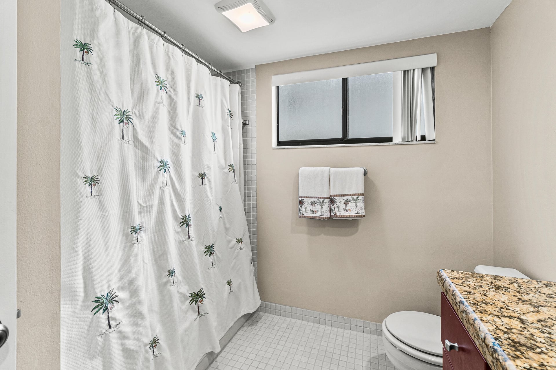 Unit F 203 photo 11