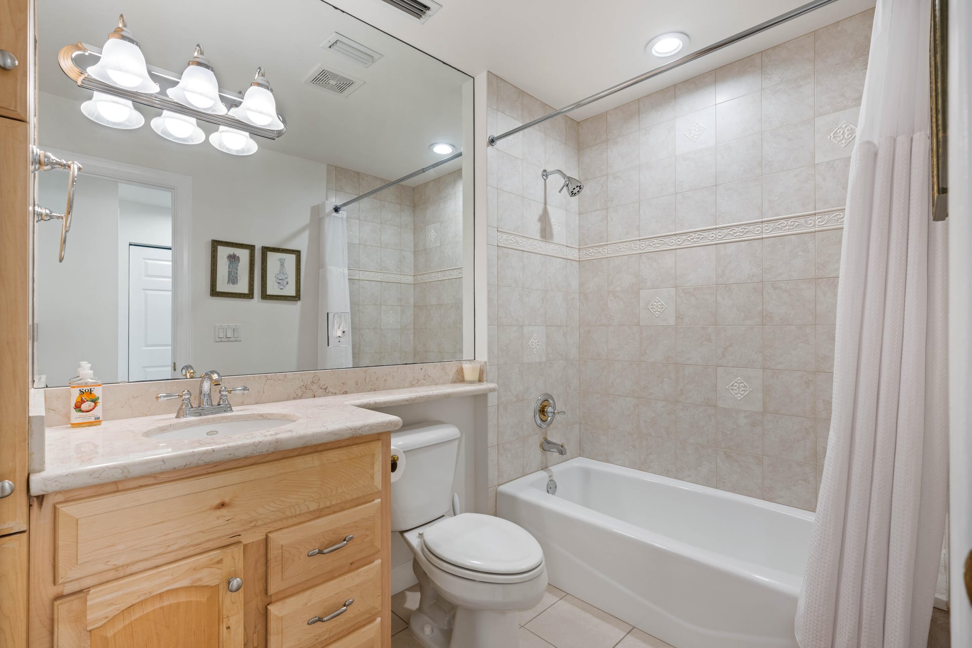 Heritage Oaks Residence photo 35