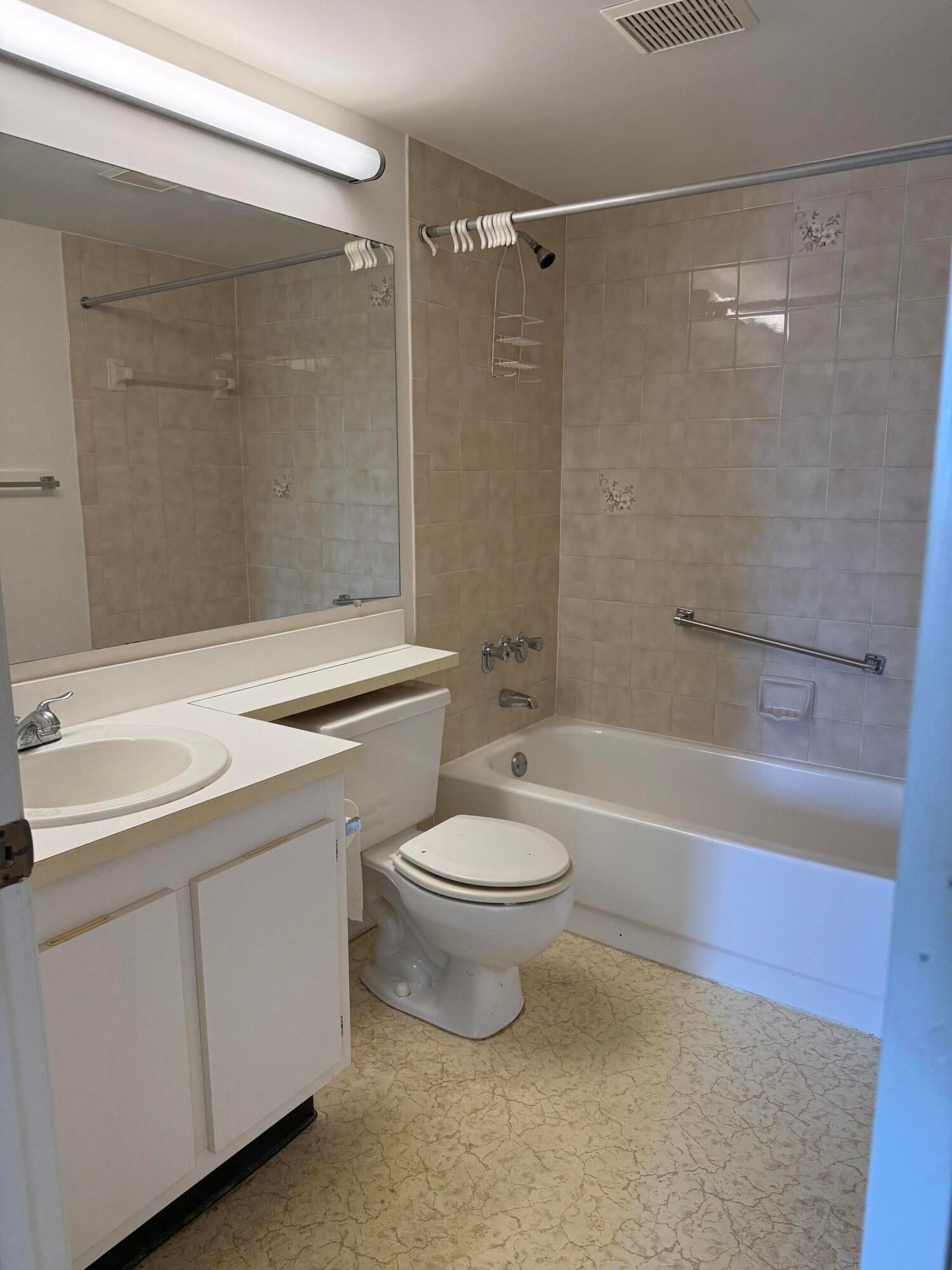 Unit C2 photo 5