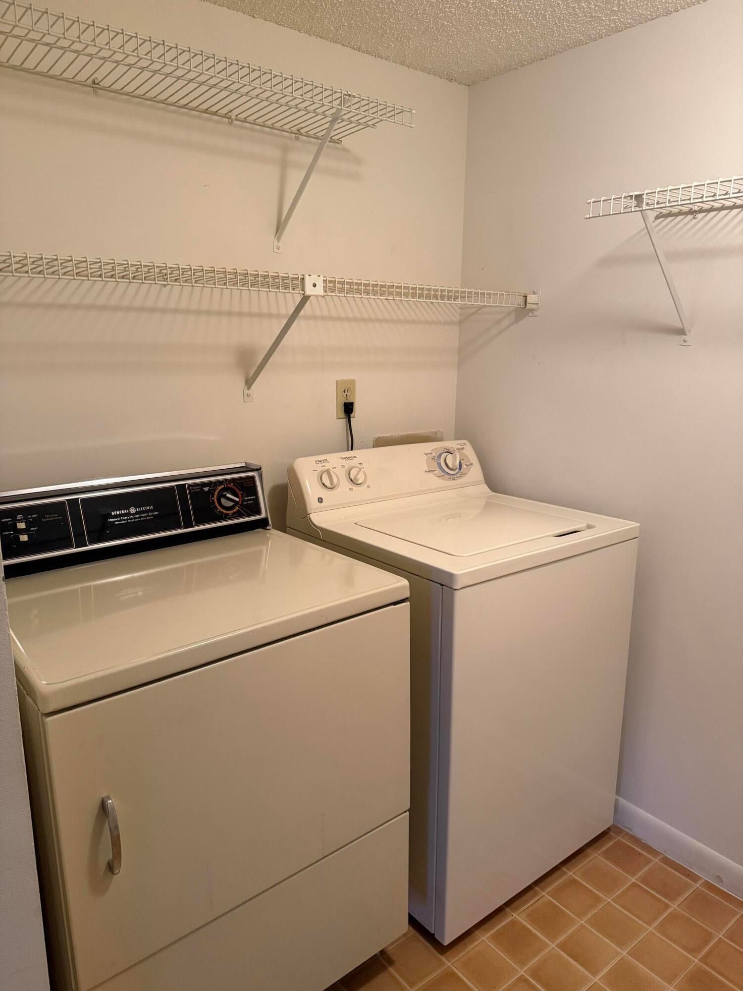 Unit C2 photo 7