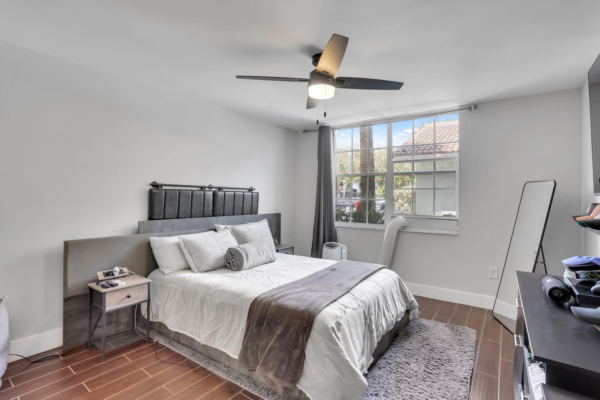 Unit 103 photo 6