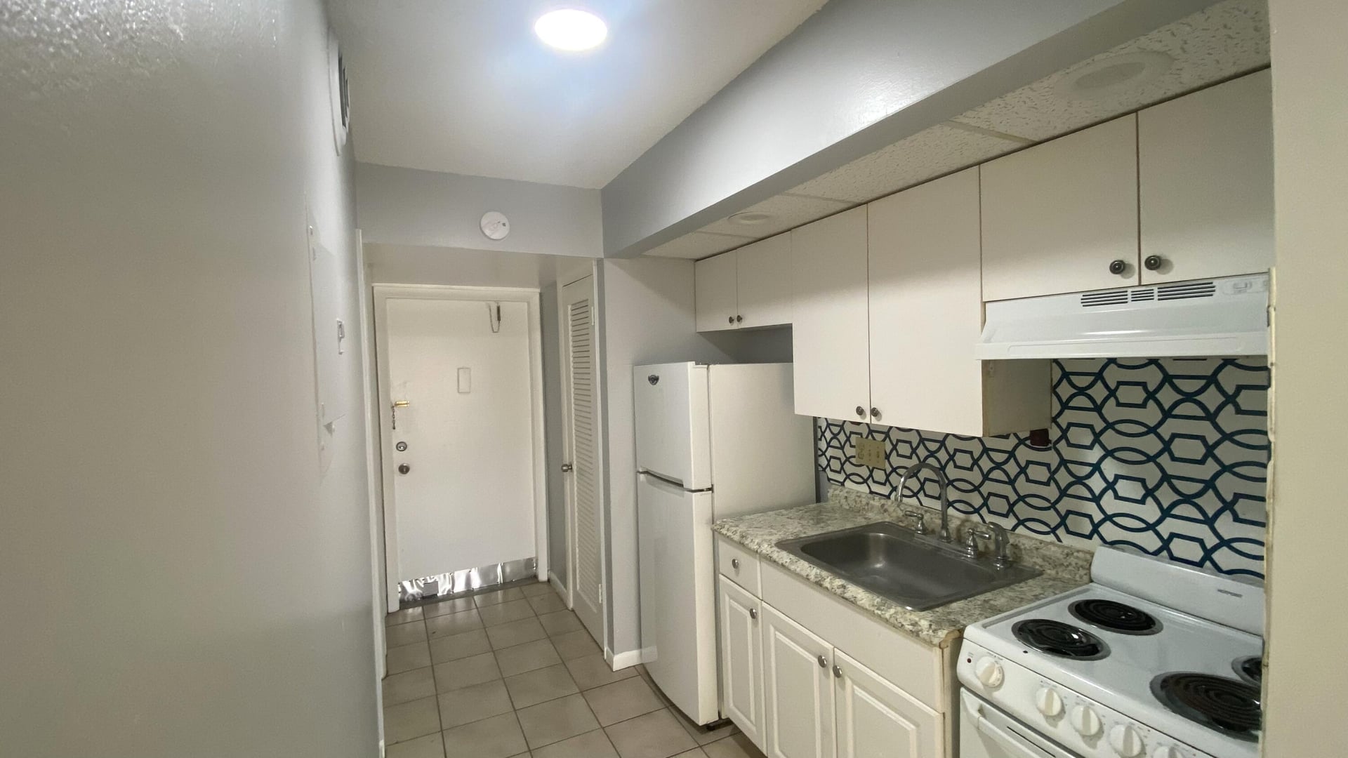 Unit 0120 photo 3