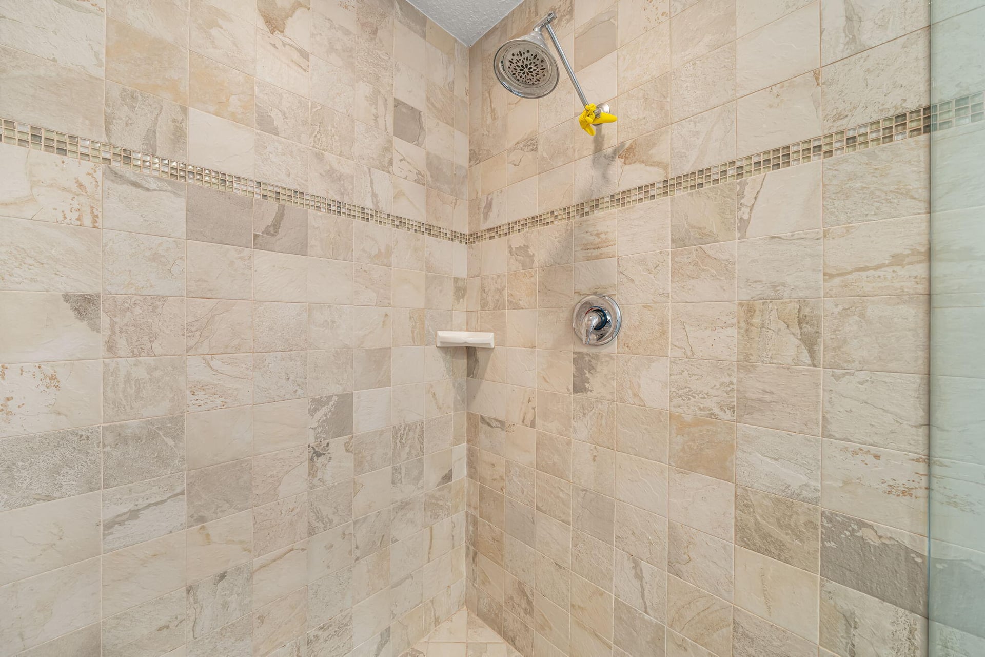 Residence photo 16