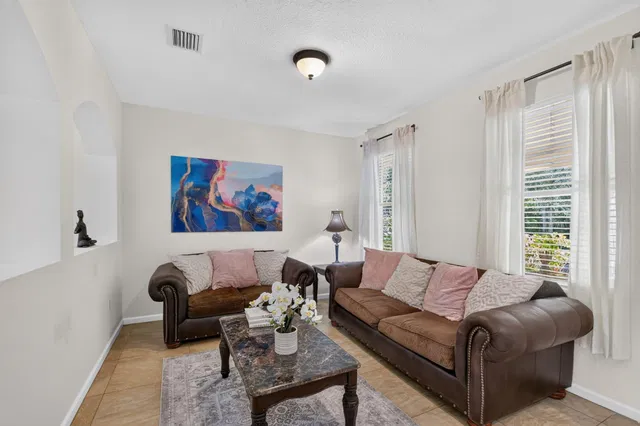 Residence photo 9