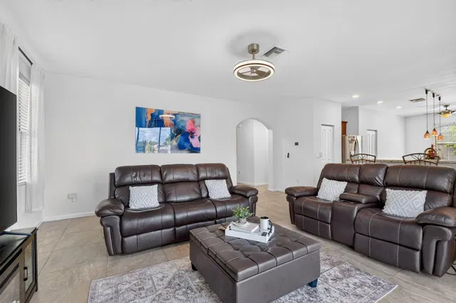 Residence photo 12