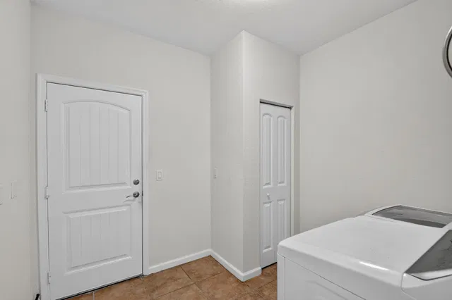 Residence photo 33