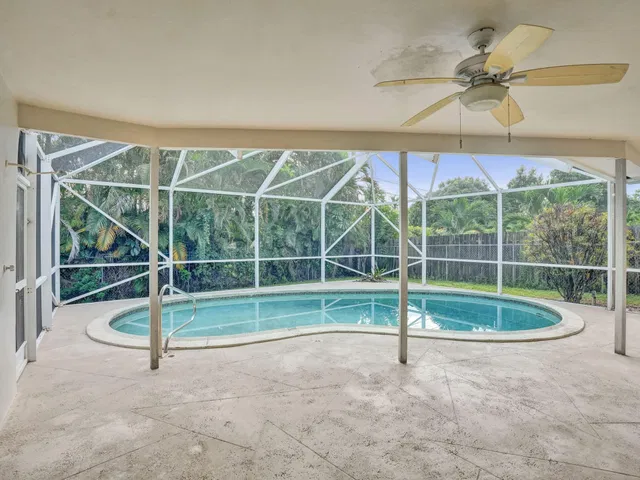 Residence photo 12