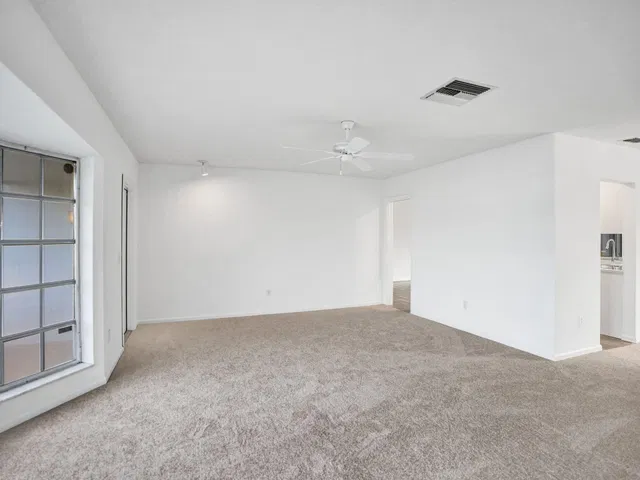 Residence photo 20