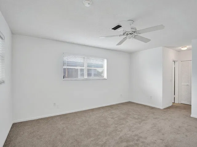 Residence photo 24