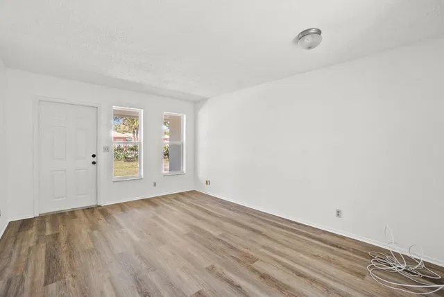 Residence photo 3