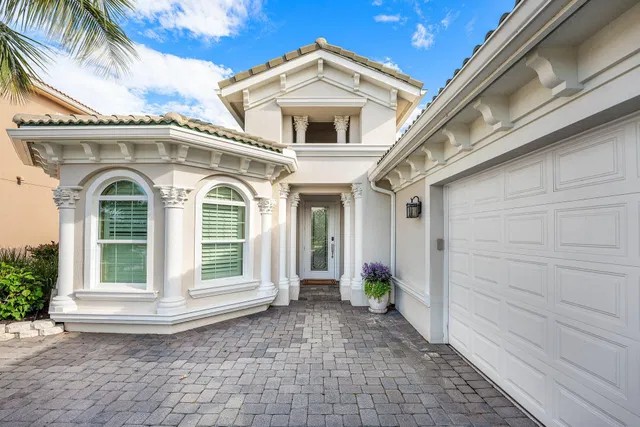 Residence photo 3