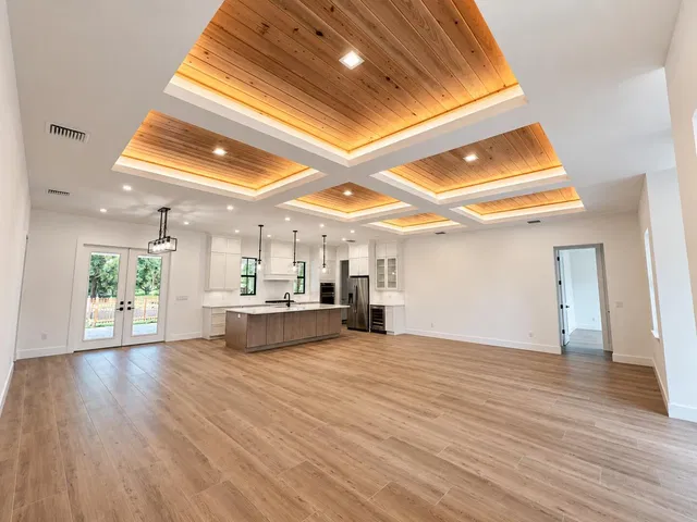 Residence photo 3