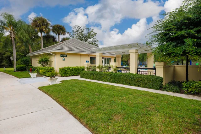 Residence photo 48