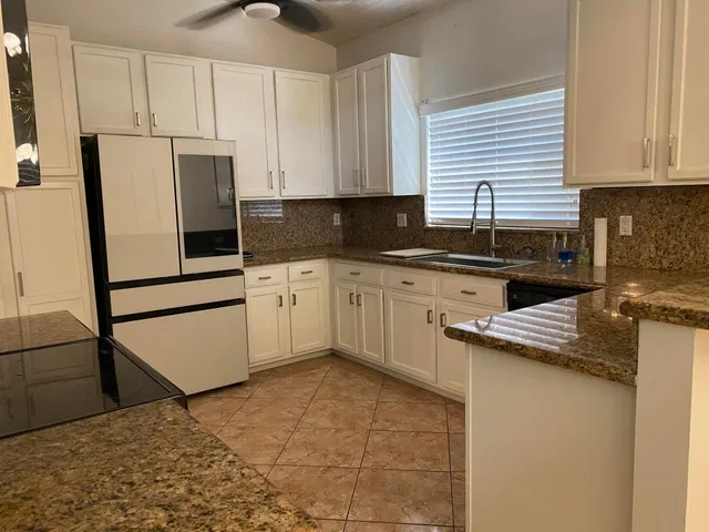 Residence photo 2
