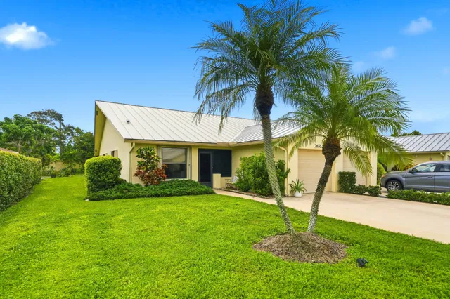 Residence photo 2